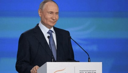 看完阅兵，普京直奔海参崴，接下来几天，中俄或还有一个大动作！