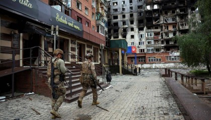 瞒不住了，红军城9000乌军被围，乌前防长：再不投降就是全线溃败