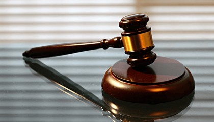 女子说完“死了一晚上死了吗”，男友跳车身亡！判赔21万多