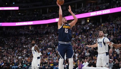 神仙打架！欧文43分约基奇37+18+15 掘金险胜独行侠