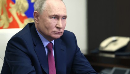 乌军1:2！普京火速喊话特朗普：一切都准备好了，关键时刻中方表态