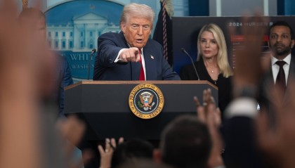 特朗普给美俄会晤“降调” 乌克兰要“明确安全保障”