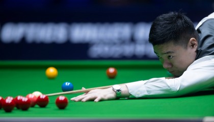 ​丁俊晖6比1大胜，十名中国球员晋级国锦赛32强