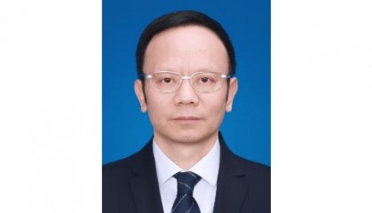 根据国务院、中共中央组织部通知，刘三江履新职