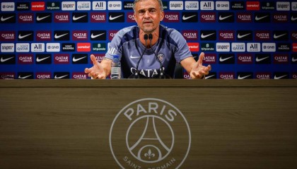 国足选帅新动向：安东尼奥与久尔杰维奇能否引领未来？