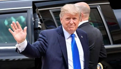 马斯克掀桌！联邦政府惊现 “资金黑洞”，鲁比奥拍案：这是政治屠杀