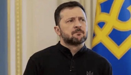 特朗普万万没料到！泽连斯基还有强援，大批援乌军火马上到位