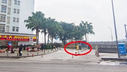 高层建筑·皇华三千里——私家车“为难”车库出入口道闸 公安民警和消防监督员“教育”驶离