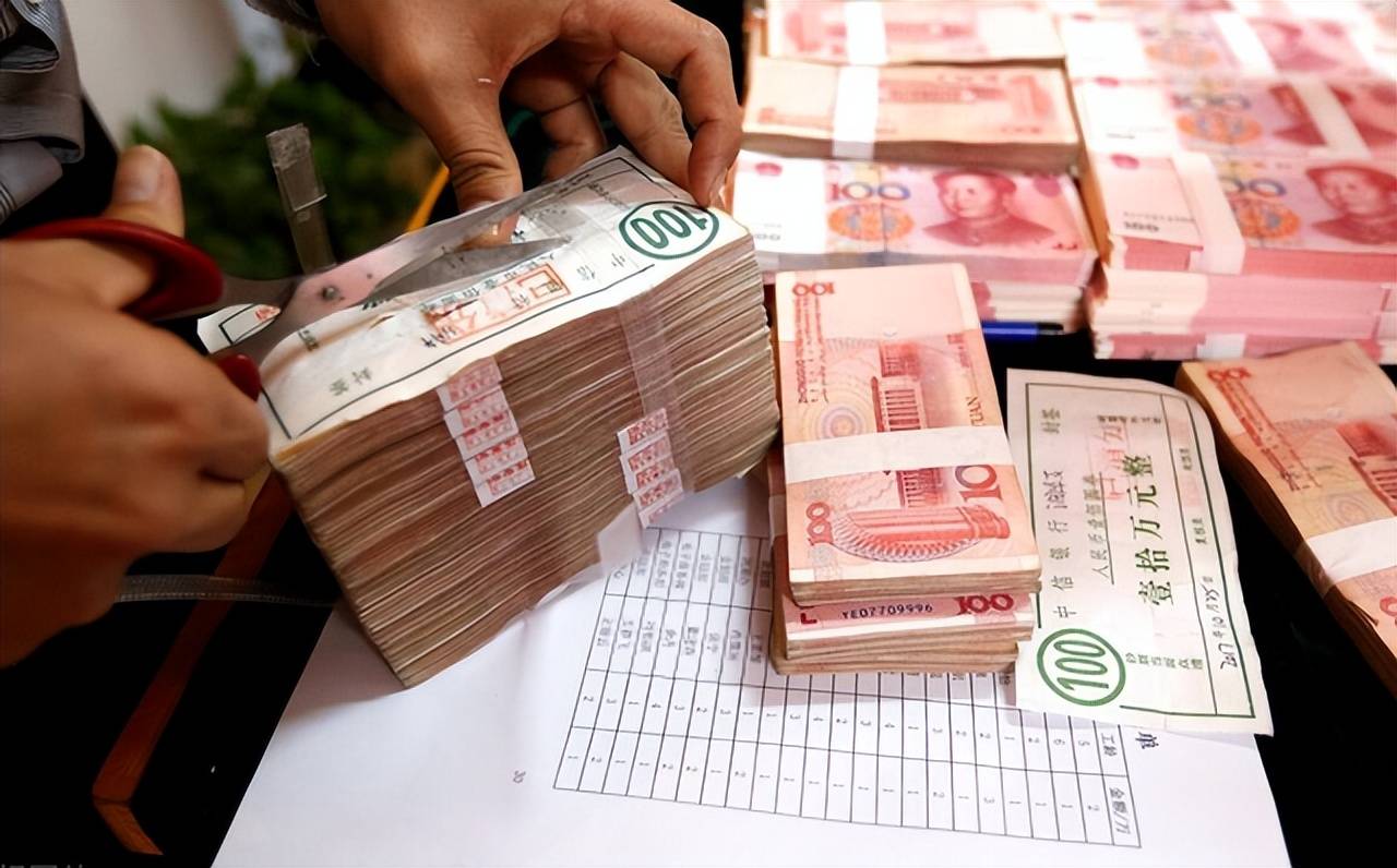 去银行存定期，有“5不要”要牢记？不少人在存款时都“中招”了
