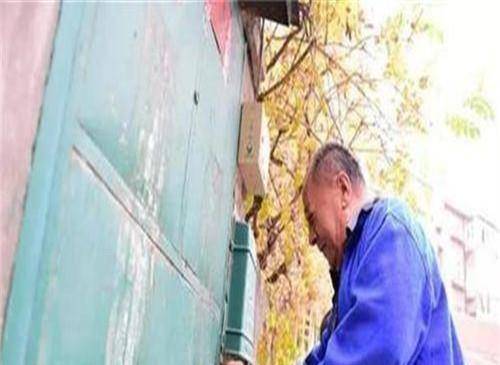 青岛一家人住日军炮楼58年，墙壁厚达72厘米，光通暖气就花了20年