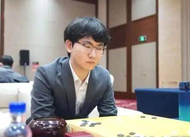 没脾气！王中王8强，90%胜率，李轩豪数余手拿捏丁浩！