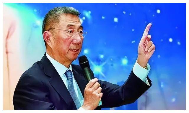 诺贝尔奖得主丁肇中：美籍华裔，却用中文怼美国，为中国赚外汇