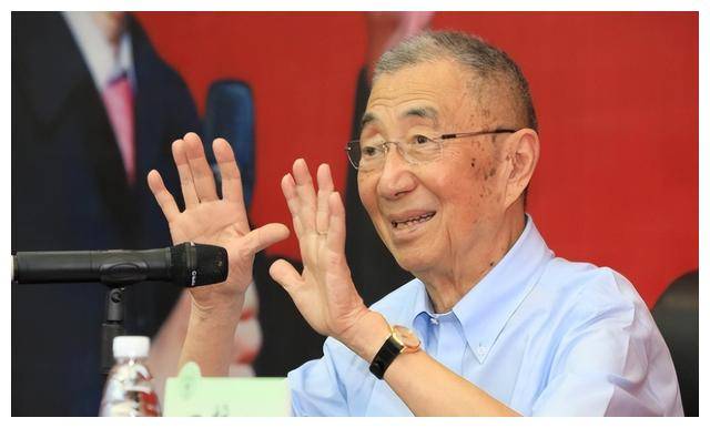 诺贝尔奖得主丁肇中：美籍华裔，却用中文怼美国，为中国赚外汇