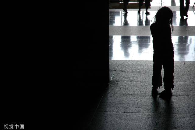 江油霸凌事件：为何弱势家庭的孩子容易被欺负？丨中听