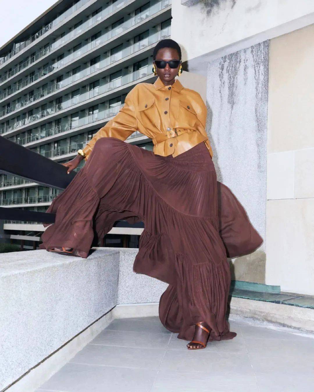 质感女人怎么都在穿这个颜色?