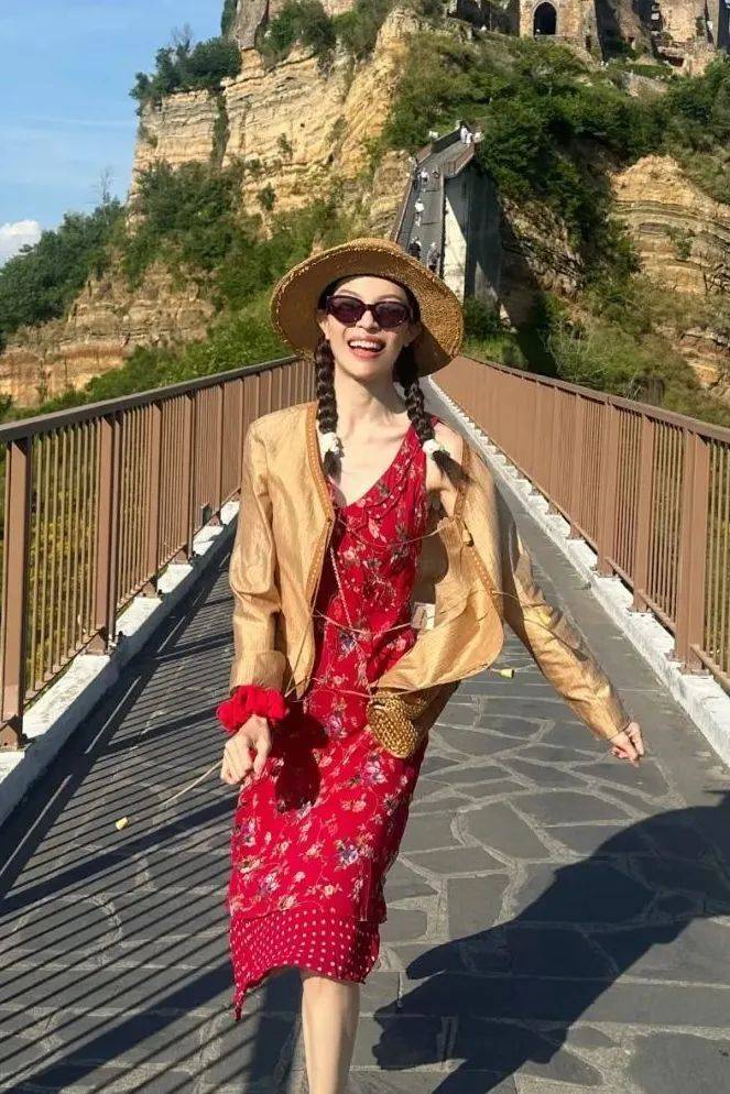 质感女人怎么都在穿这个颜色?