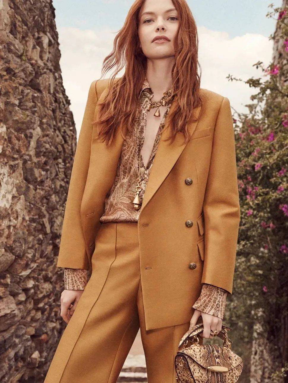 质感女人怎么都在穿这个颜色?