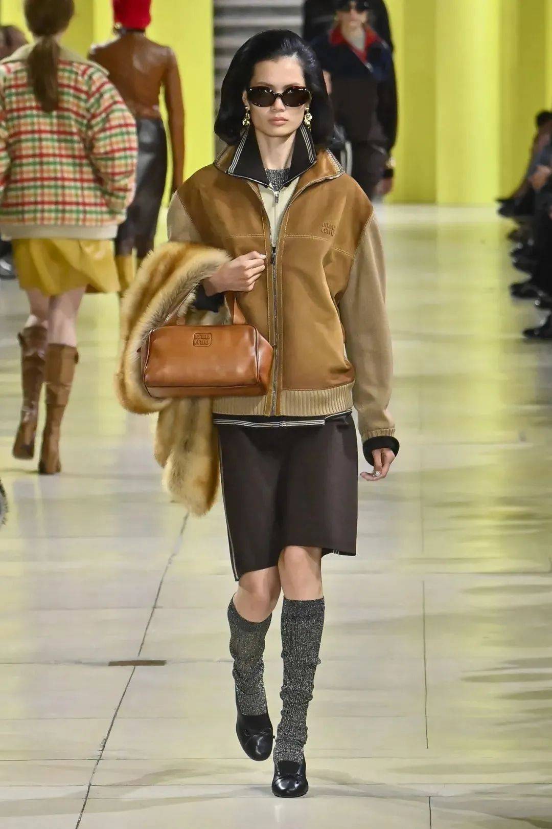 质感女人怎么都在穿这个颜色?