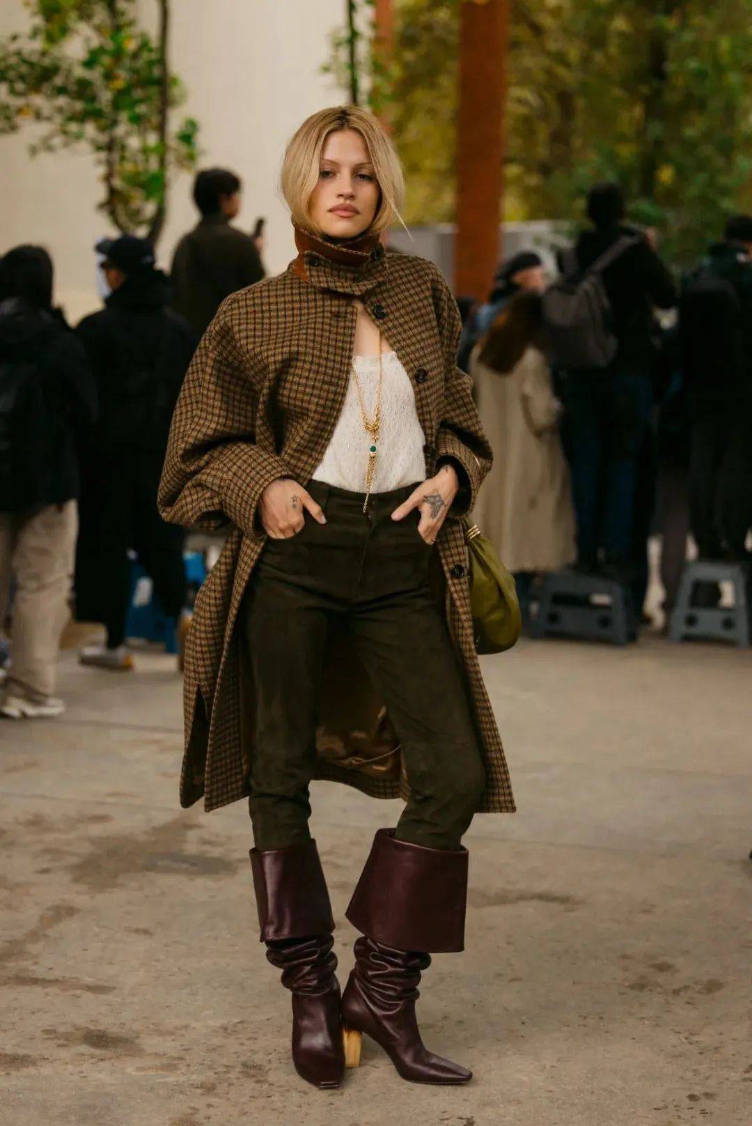 质感女人怎么都在穿这个颜色?