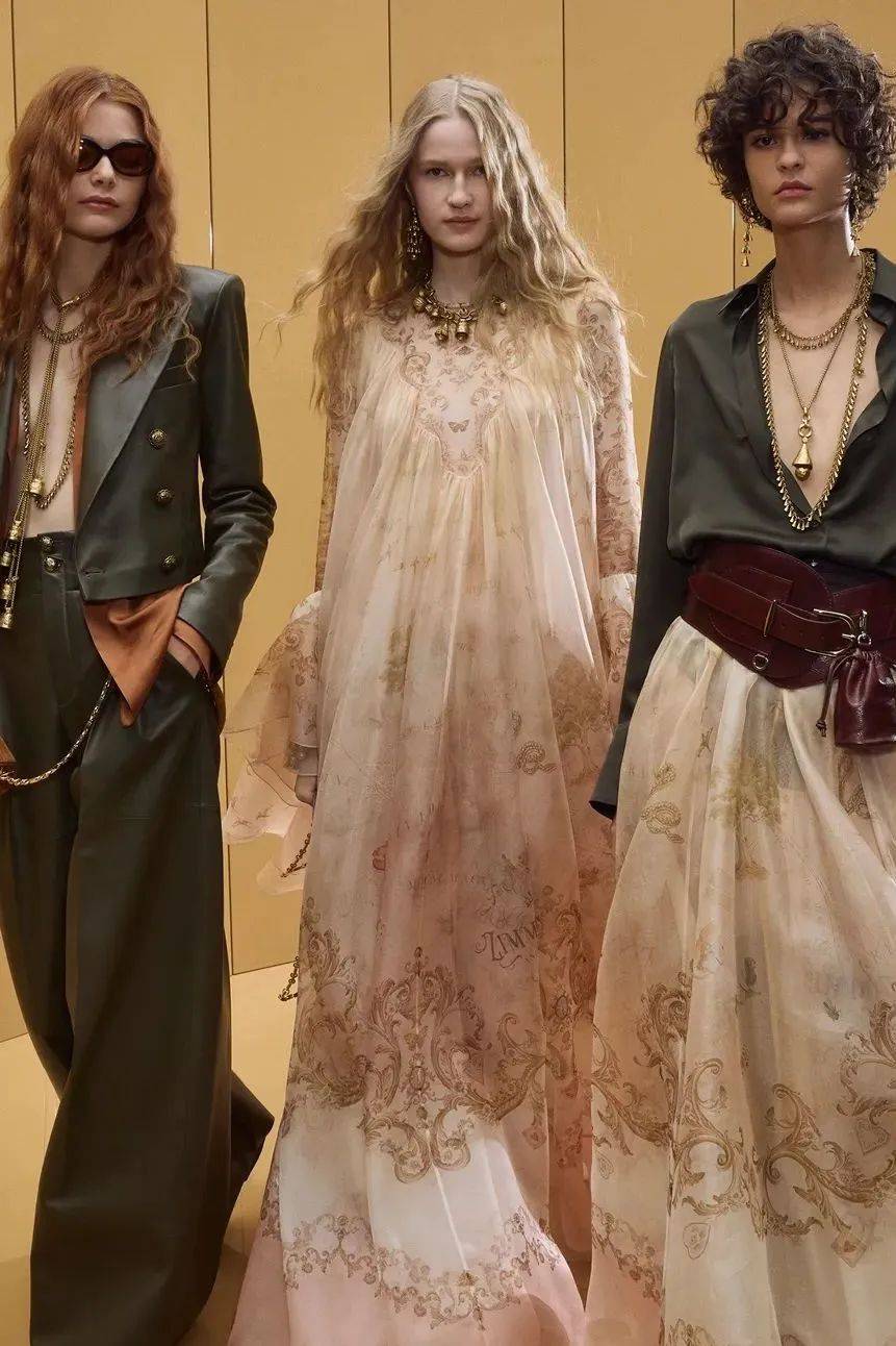 质感女人怎么都在穿这个颜色?