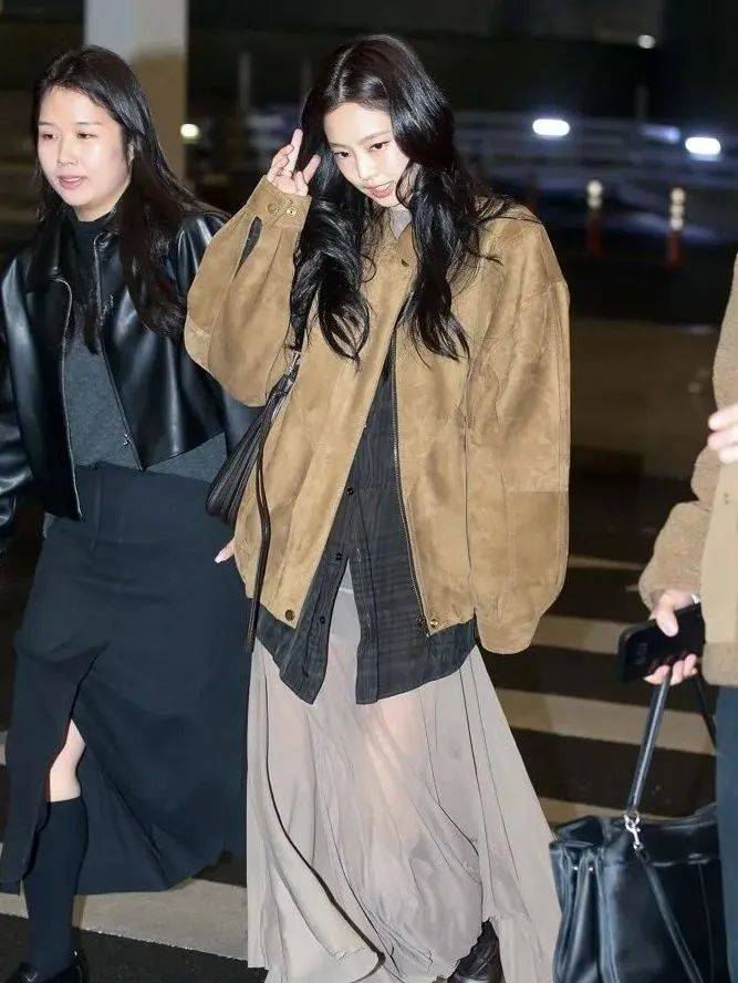 质感女人怎么都在穿这个颜色?