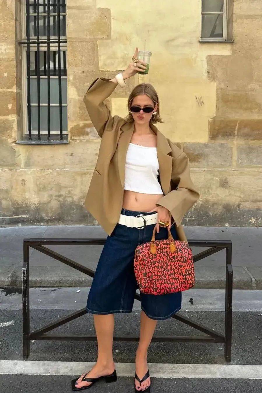 质感女人怎么都在穿这个颜色?