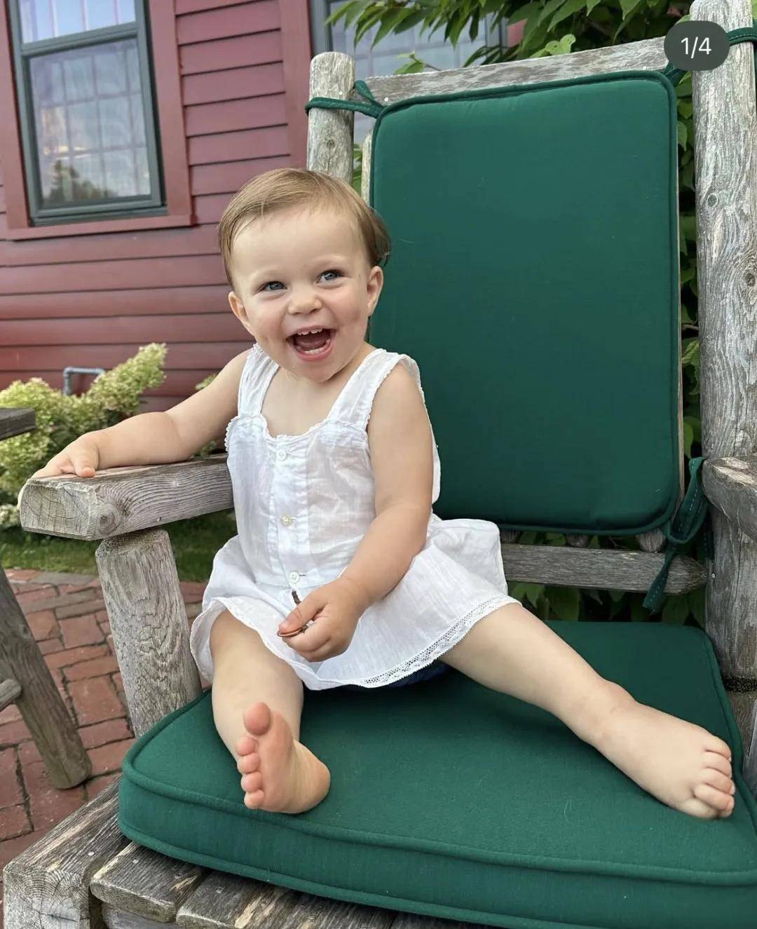 年近四十,二孩妈妈,不骨感不时髦,却成了女魔头接班人