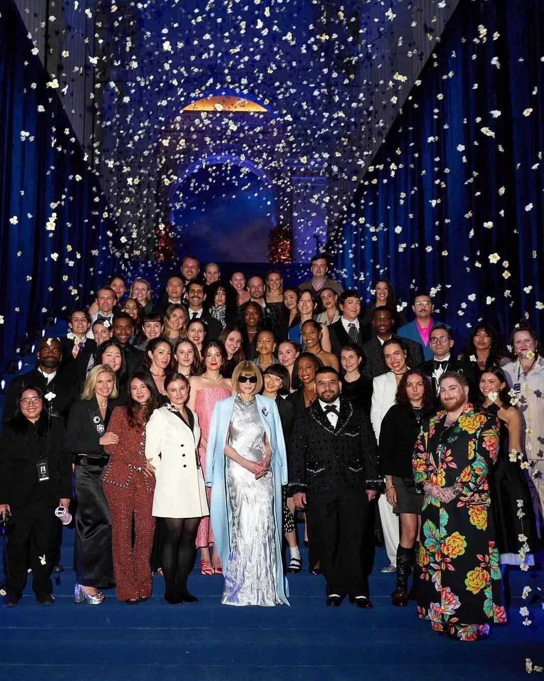 年近四十,二孩妈妈,不骨感不时髦,却成了女魔头接班人