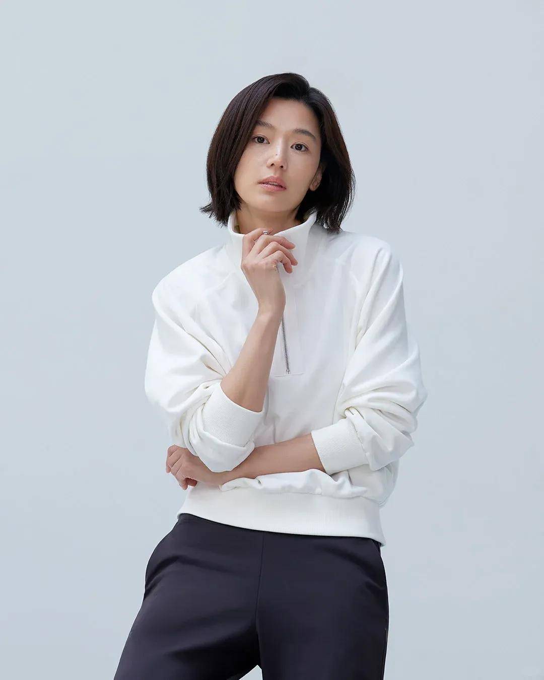 44岁要去“竞选总统”的全智贤,穿衣风格都变了!