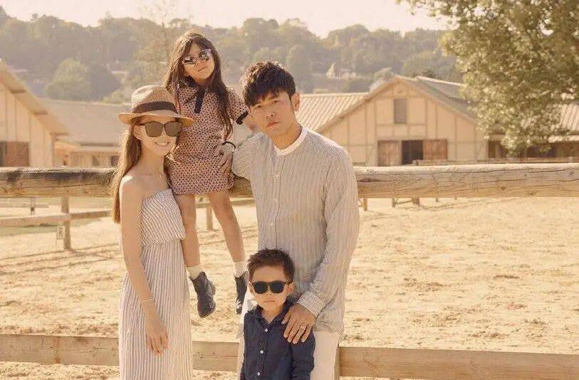 考古|昆凌现身暴瘦变化大！7年剖腹产下3娃，从“打工妹”到“天王嫂”，她的辛苦谁懂