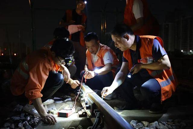 全国首次！高铁桥上插入新线 南昌唐村线路所开建