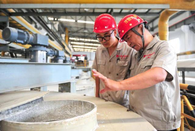 一大早被中方揭穿谎言,第三名美高官紧急下场:不一定对华加税