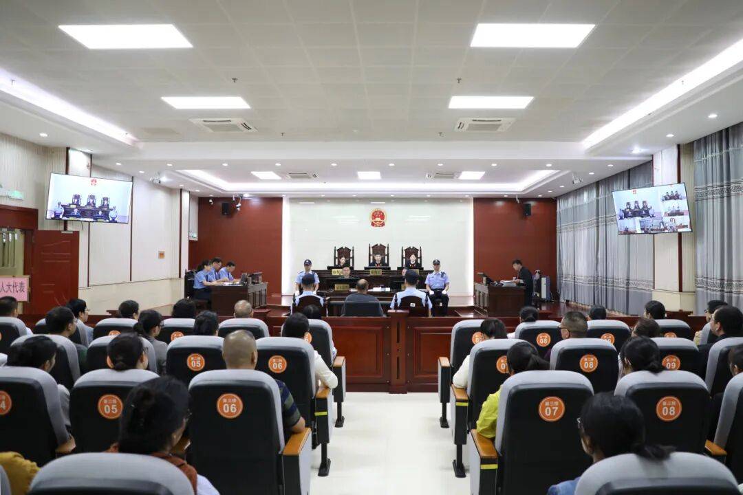 男子杀害两名7岁孩子！广西法检“两长”公开审理该案，将择期宣判