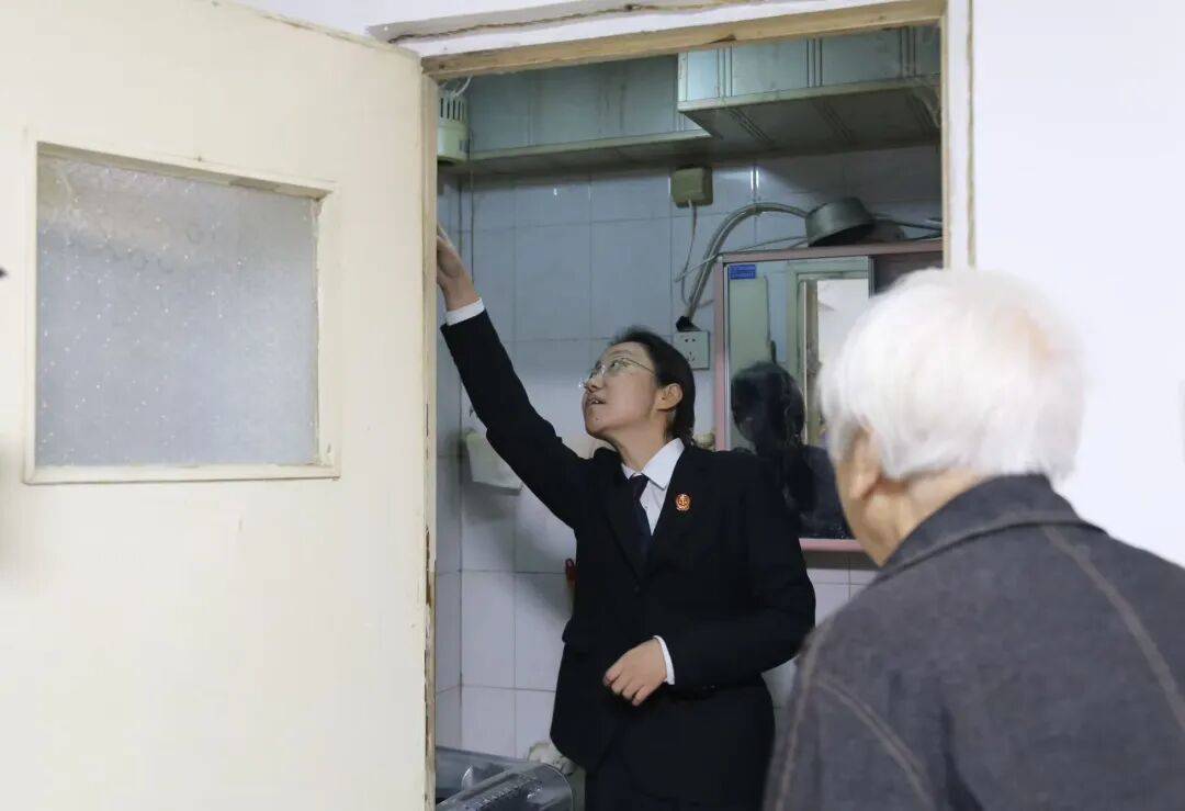 北京一业主私改暖气管,导致楼下86岁老人卫生间连续2年无暖气!法院强制执行