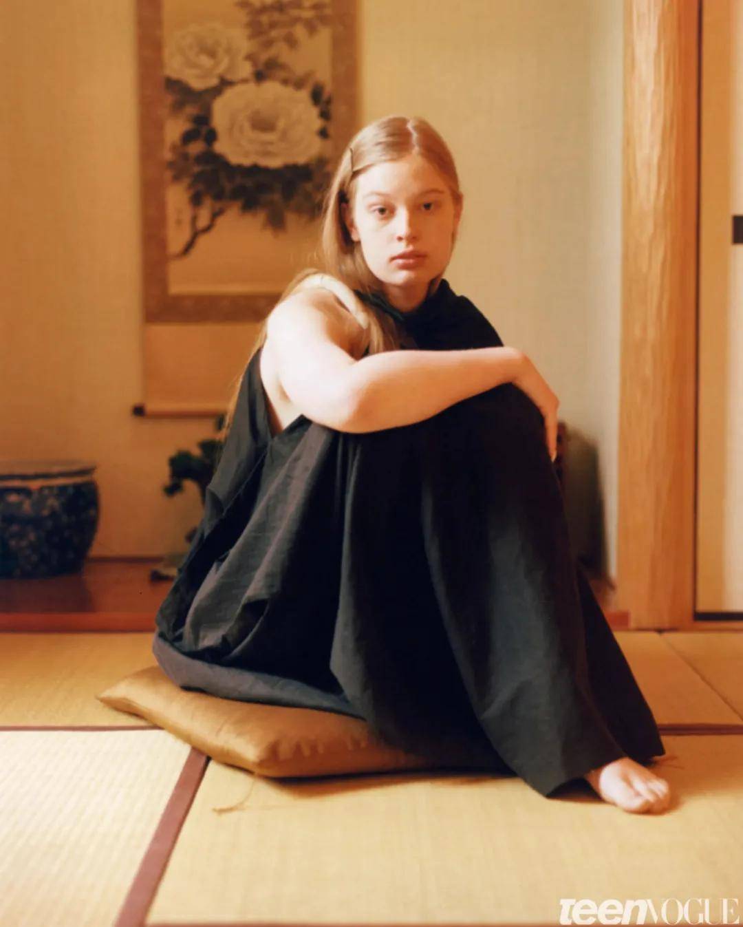 马斯克21岁女儿：改名字、换性别、与父亲决裂后，靠当模特力争经济独立