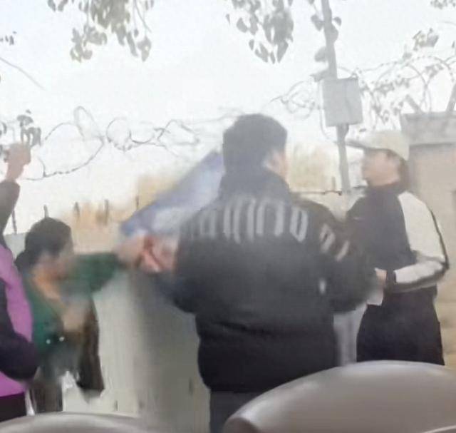 送外卖被“校方唯一授权配送服务”人员阻拦?天津一高校回应